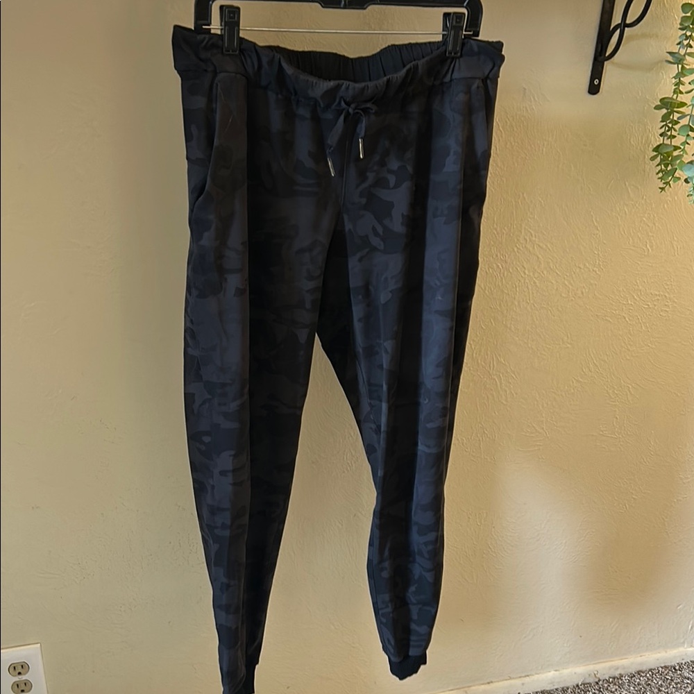 Women’s Lululemon Camouflage Jogger Pants